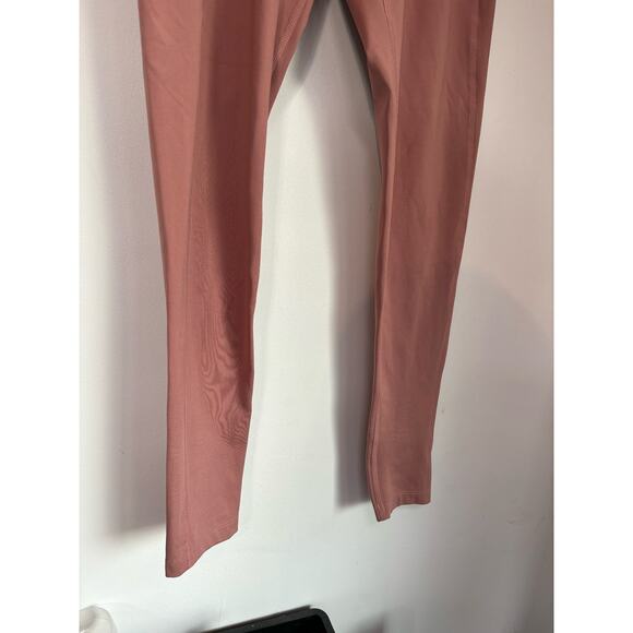 Girlfriend Collective Rosebud Compressive High-Rise Legging - Medium - - Picture 4 of 13